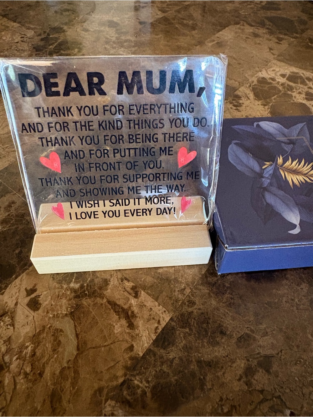Dear Mum NWT Acrylic Sentiment Plaque with Wooden Stand - Pink Hearts 4”X4” - Picture 6 of 6